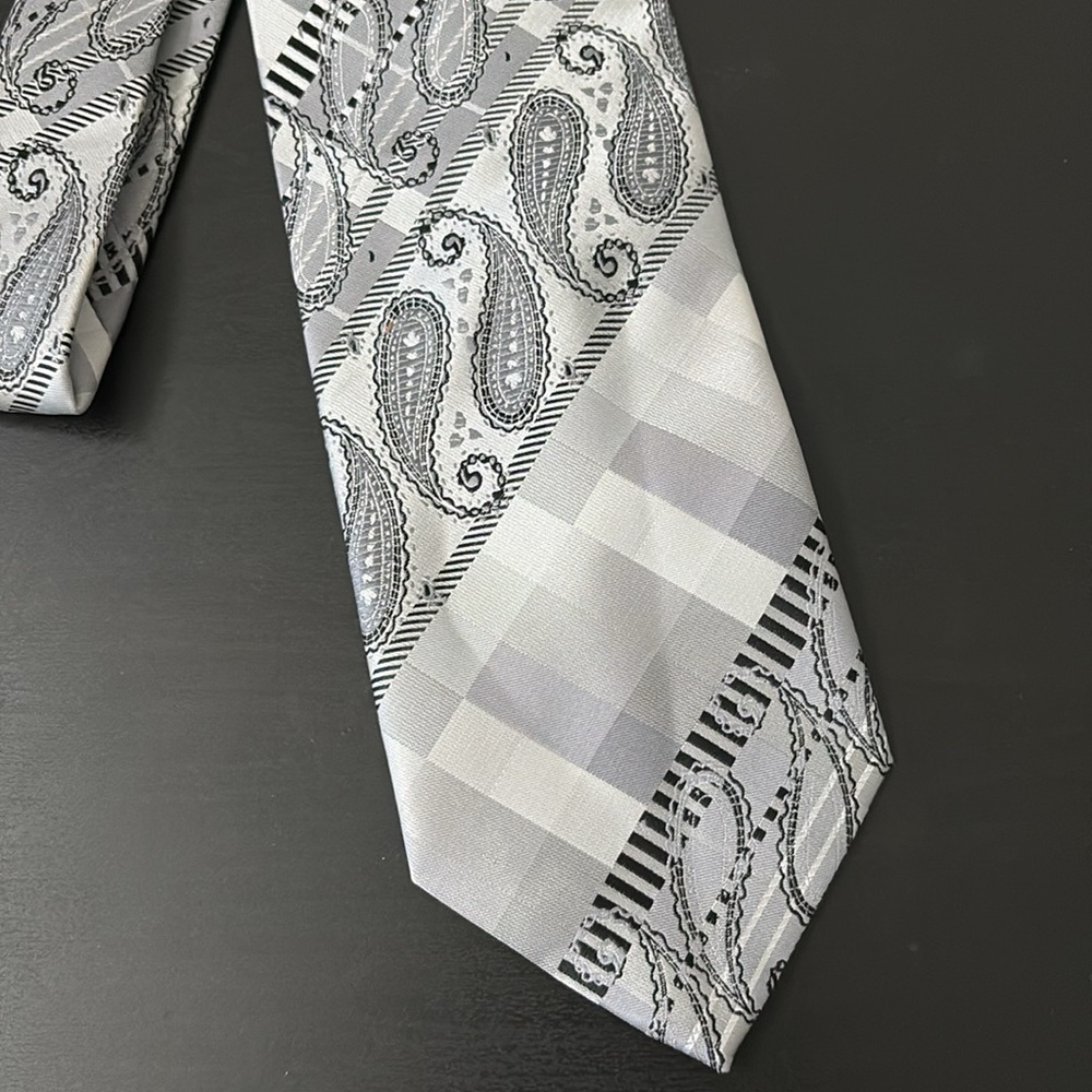 Daniel Elissa Tie